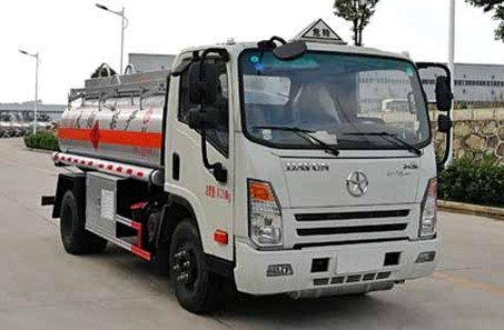 大運(yùn)5噸加油車(chē)圖片 大運(yùn)5噸加油車(chē)圖片
