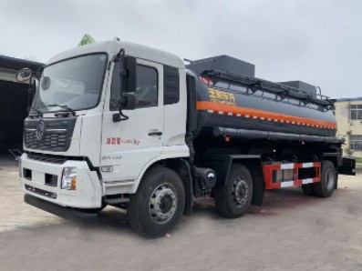國六東風(fēng)天錦小三軸8類腐蝕性物品罐式運輸車 國六東風(fēng)天錦小三軸8類腐蝕性物品罐式運輸車