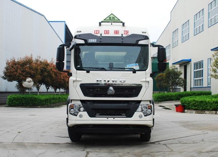 國(guó)六重汽豪沃30.6方鋁合金運(yùn)油車(chē) 國(guó)六重汽豪沃30.6方鋁合金運(yùn)油車(chē)