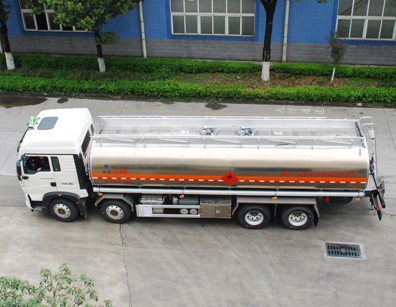 國(guó)六重汽豪沃30.6方鋁合金運(yùn)油車(chē) 國(guó)六重汽豪沃30.6方鋁合金運(yùn)油車(chē)