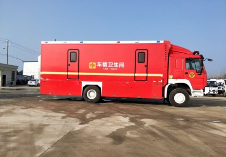 重汽豪沃四驅(qū)越野廁所車(chē) 重汽豪沃四驅(qū)越野廁所車(chē)