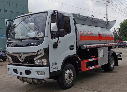 東風(fēng)小多利卡4.6方易燃液體罐式運輸車_潤知星牌SCS5070GRYEQ6型易燃液體罐式運輸車 東風(fēng)小多利卡4.6方易燃液體罐式運輸車_潤知星牌SCS5070GRYEQ6型易燃液體罐式運輸車