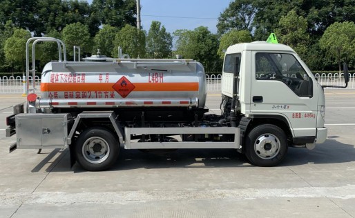 福田小卡之星1.5噸藍(lán)牌易燃液體罐式運(yùn)輸車_楚飛牌CLQ5040GRY6BJ型易燃液體罐式運(yùn)輸車 福田小卡之星1.5噸藍(lán)牌易燃液體罐式運(yùn)輸車_楚飛牌CLQ5040GRY6BJ型易燃液體罐式運(yùn)輸車